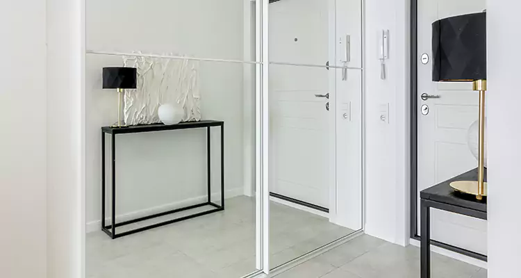 Mirrored Bifold Closet Doors Repair in Bay Point, CA