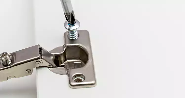 Screen Door Hinge Repair in Bay Point, CA