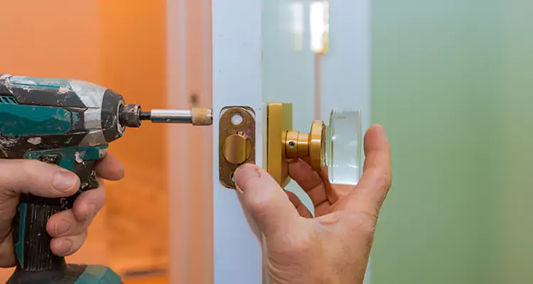 Broken Door Knob Fix in Bay Point, CA