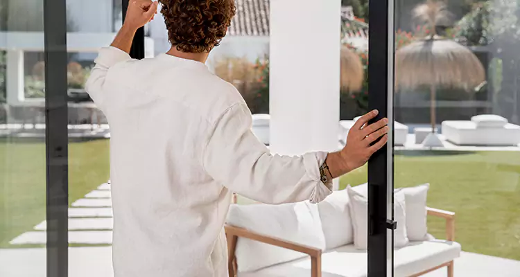 Sliding Screen Door Maintenance for Closing Issues in Bay Point, CA