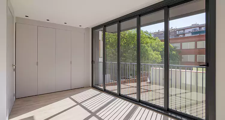 Fix Sliding Screen Door Track in Bay Point, CA